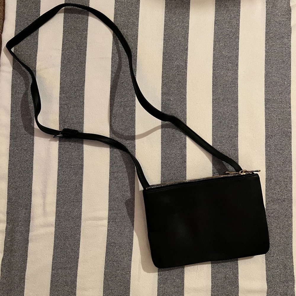 Black three compartment purse